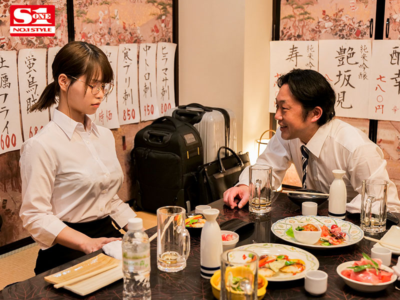大嫌いなセクハラ部長に仕組まれた出張先相部屋…エロ垢バレたいいなり巨乳新人OLは不覚にもイキまくる。 - Image 2