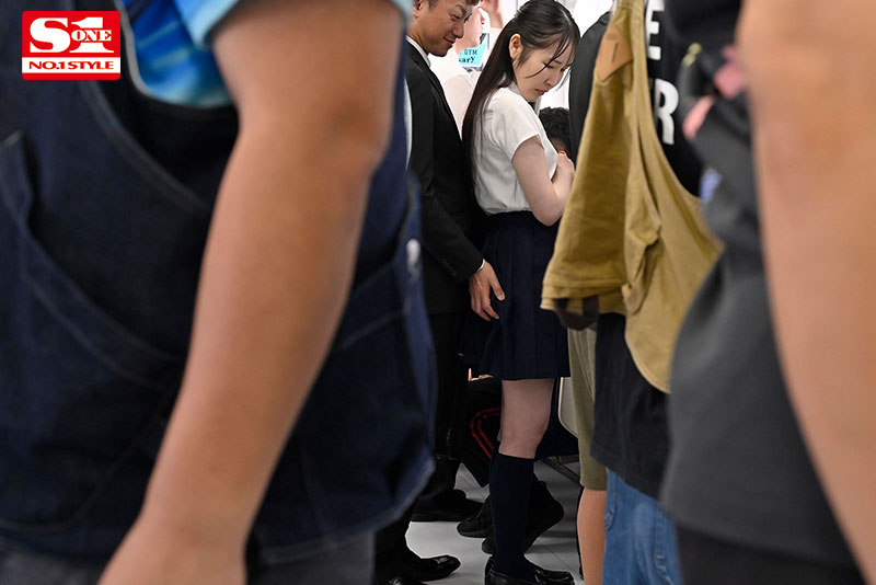 弱そうな女学生を痴漢したらまさかのド変態で逆に痴女られる - Image 2