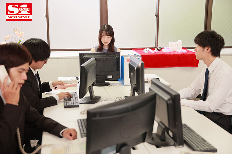 「どうかな？精子ぴゅっぴゅ出そう？」オナホ開発部、美人上司の研究用サンプルち●ぽとなって射精管理される童貞のボク。 - Image 2