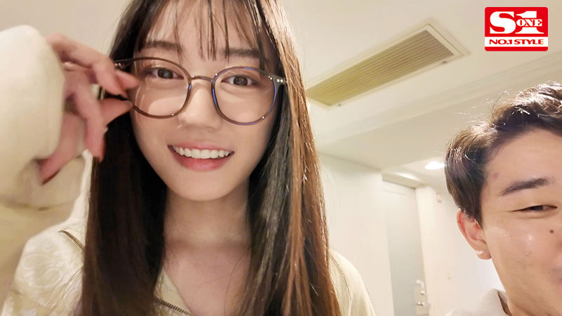 極美女CAになった幼馴染に再会、驚き、興奮からの1泊2日で痴女られデート - Image 7
