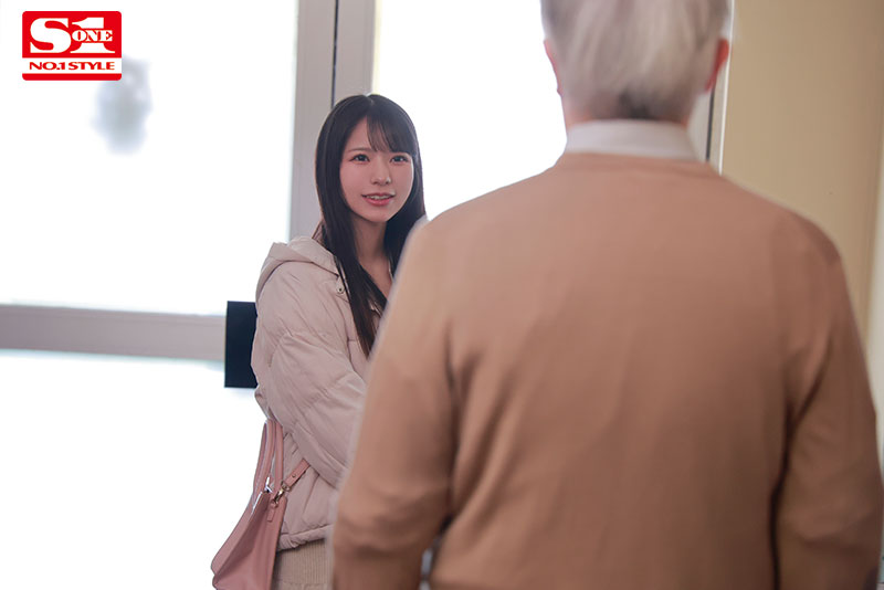 年末年始、広い学生寮で女学生とおじさん管理人が2人きり… 禁断シチュに欲情した中年ち●ぽと寂しさ埋めたい若い少女おま●こは相性良すぎて合体し続けた。 - Image 2