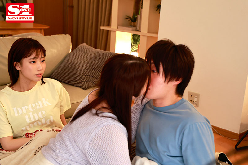Gカップ同級生2人組が僕の家で勉強合宿！休憩の度にエロいことが！ - Image 4