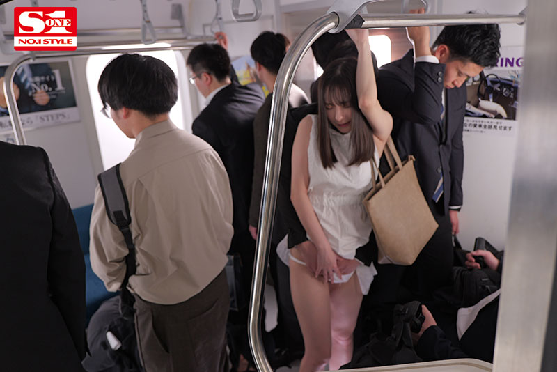 「やめて」が言えない女子大生は初めてサレた感触が忘れられずまさかの電車痴漢の虜に… - Image 2
