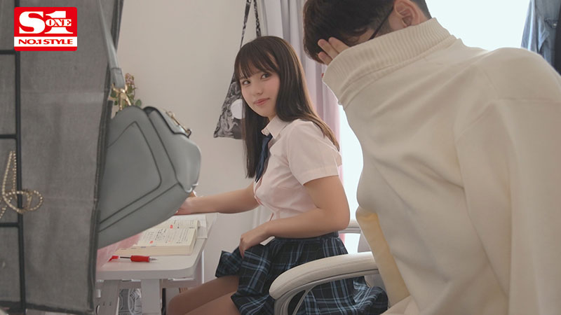 家庭教師の俺を反則的にやにやパンチラで誘ってくる小悪魔美少女 - Image 3