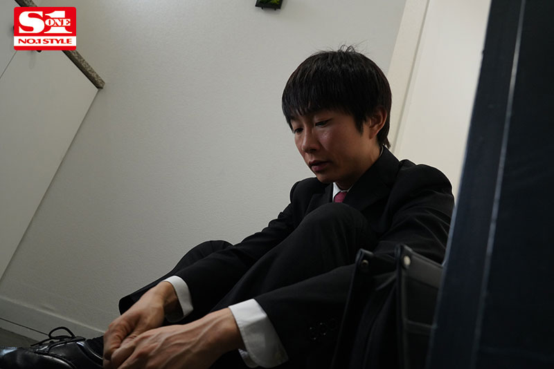 人生に絶望していた大学4年、卒業式当日 陰キャ童貞のボクの目の前に現れたむっちりスケベ姉ちゃんに教えてもらった生（性）の悦び - Image 3
