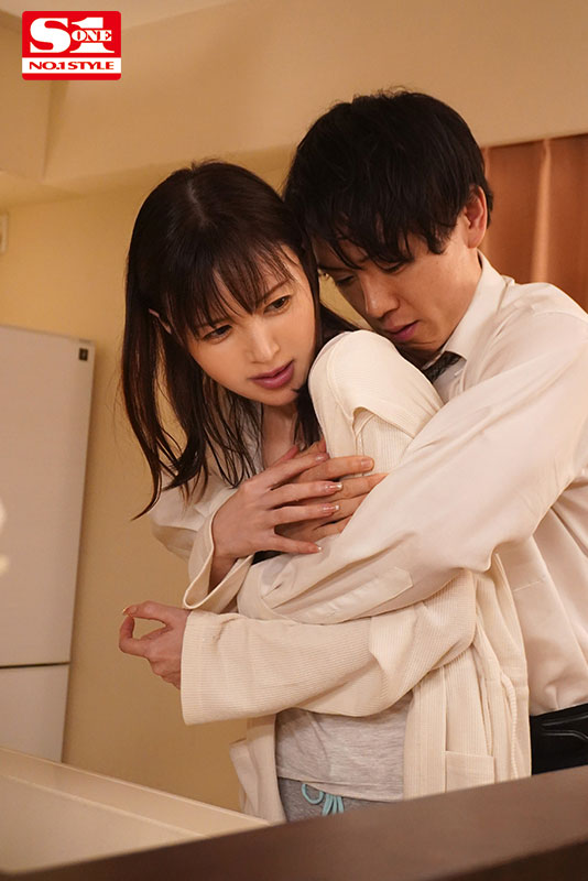 終電逃して上司宅に宿泊中、上司の奥さんの巨乳とクビレがめちゃくちゃエロくて…理性では抑えきれず挿入してしまった。 - Image 3