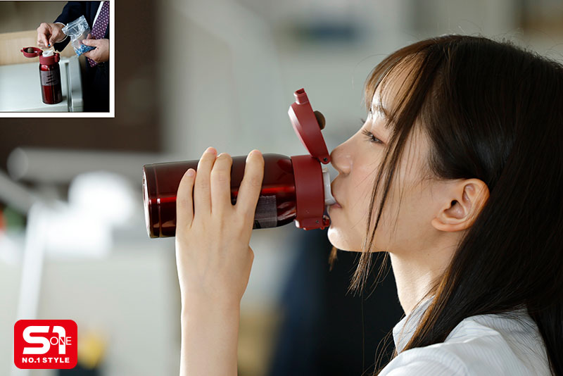 顔採用の新人OLは大嫌いなセクハラ上司に7日間こっそり媚薬を盛られ出張同行日にムラムラ爆発！キモいペニスが欲しくてたまらない。 - Image 3