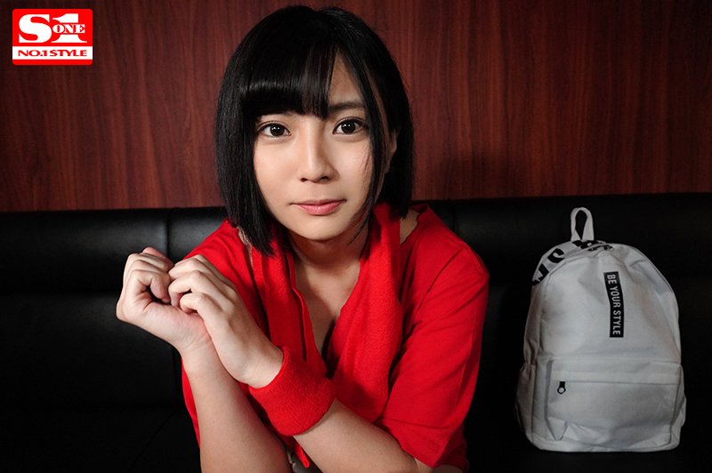 地下アイドルのライブ帰りに推し被りで意気投合 盛り上がって終電逃し乃木蛍ちゃんとアドレナリン全開で求め合った一夜 - Image 3