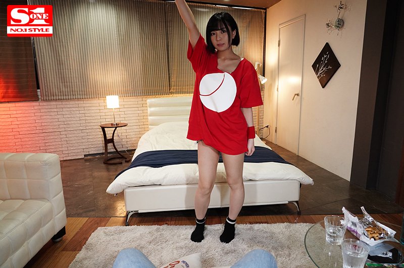 地下アイドルのライブ帰りに推し被りで意気投合 盛り上がって終電逃し乃木蛍ちゃんとアドレナリン全開で求め合った一夜 - Image 4