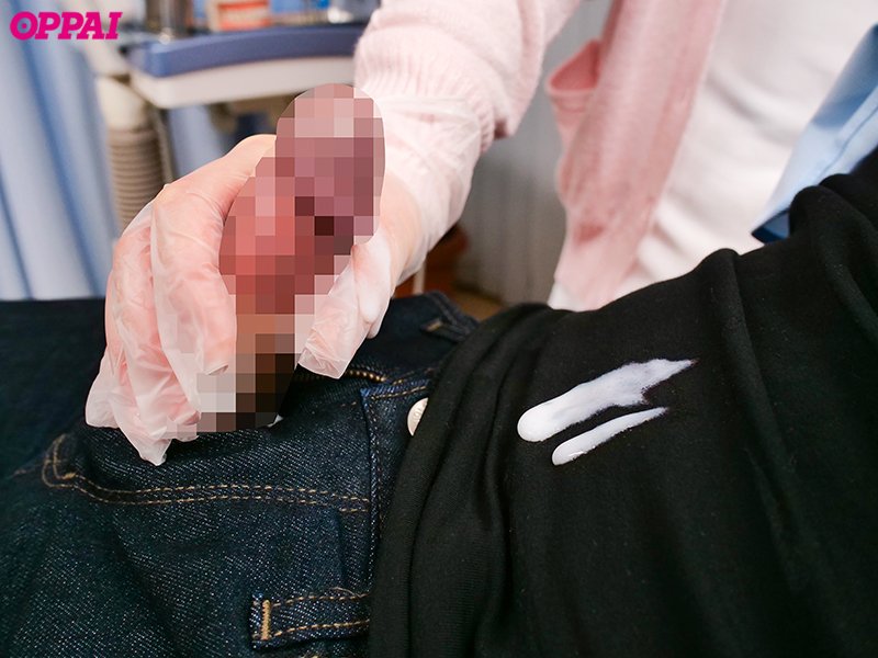 歯科治療中にＡＶみたいに患者をこっそり射精させているむっつりスケベＨカップ歯科衛生士さんデビュー - Image 9