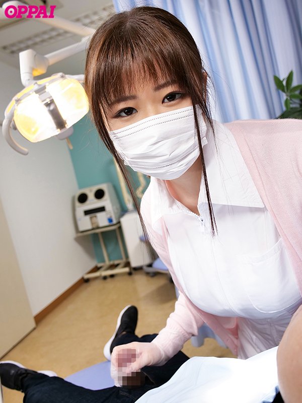 歯科治療中にＡＶみたいに患者をこっそり射精させているむっつりスケベＨカップ歯科衛生士さんデビュー - Image 4