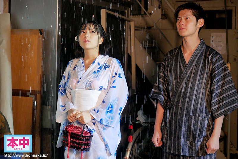 花火大会の夜、狂わせた突然の大雨片思いのクラスメイトと駆け込んだラブホ相部屋雨宿り中出し - Image 3
