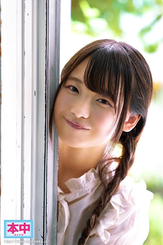 新人　あざと可愛い元子役タレント中出しAVDEBUT - Image 11