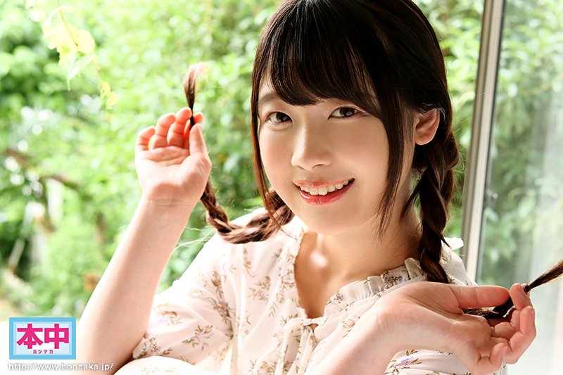 新人　あざと可愛い元子役タレント中出しAVDEBUT - Image 2