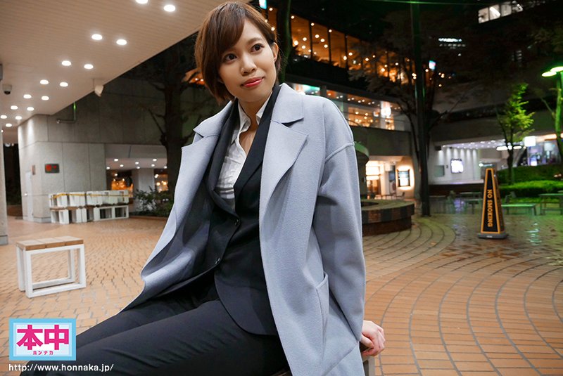 新人アジア1の肉食系ハーフ美人身長180cmカッコ綺麗お姉さん中出しAVデビュー!! 表の顔は高偏差値で気高い外資系キャリアウーマン裏の顔は日本人食いSEX大好きド変態オンナ。 - Image 2