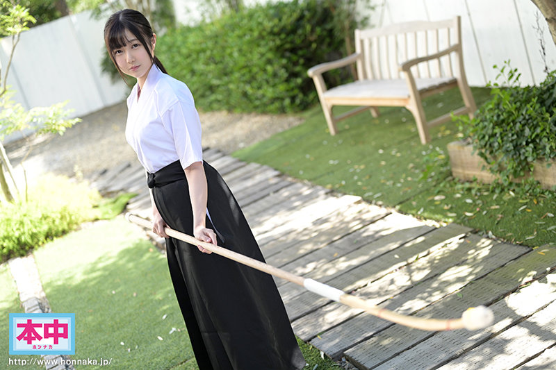 新人　男のコってなんでナマでしたがるの？ 心理学部に通う女子大生がナマでしたい男子の気持ちがしりたくて中出しAVデビュー - Image 11