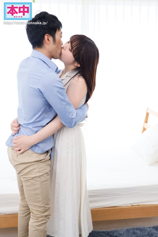丸の内某有名企業で働く定時で帰る刺激が欲しい巨乳OL はじめてのナマ中出し - Image 2