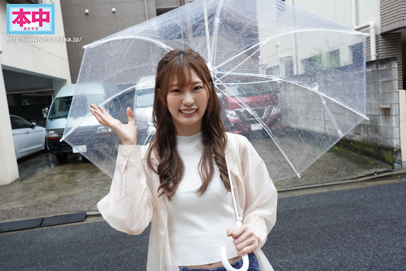 ある日、風俗店に突撃潜入してきた人気AV女優美谷朱里の鬼フェラ焦らしに日々耐え続けたらご褒美中出し - Image 2