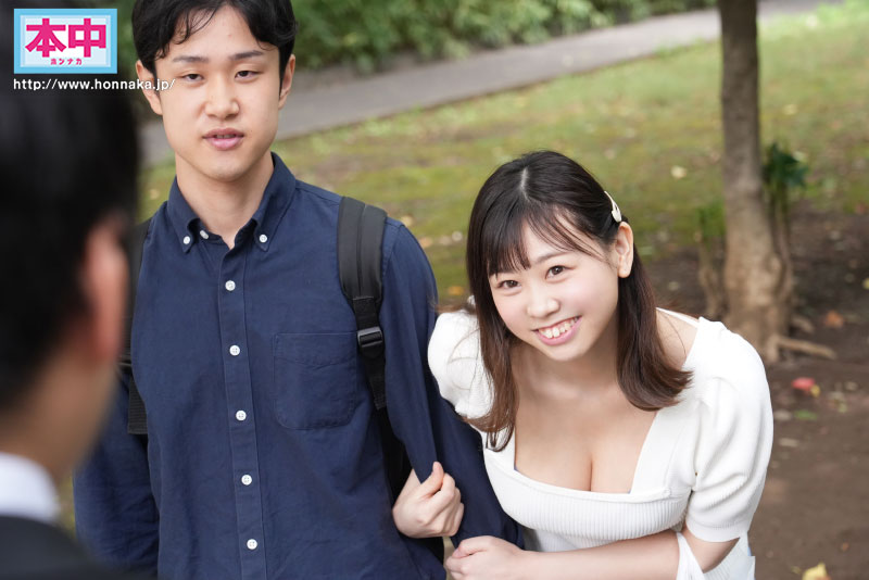 初めておっパブに行ったら...あの娘、友達の彼女に似てるかも!?着衣越ししか見たことなかった友達の彼女とまさかのおっパブで再会! Gカップおっぱい丸出し&amp;ナマ本番中出しもOK!その後、友達の家でもこっそりおかわり中出しSEXしまくった!! - Image 2