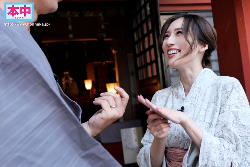 僕とJULIA、結婚してみました。 2人で協力しながら”ラブミッション”をクリアして愛を深めるリアル中出し結婚ドキュメント - Image 2