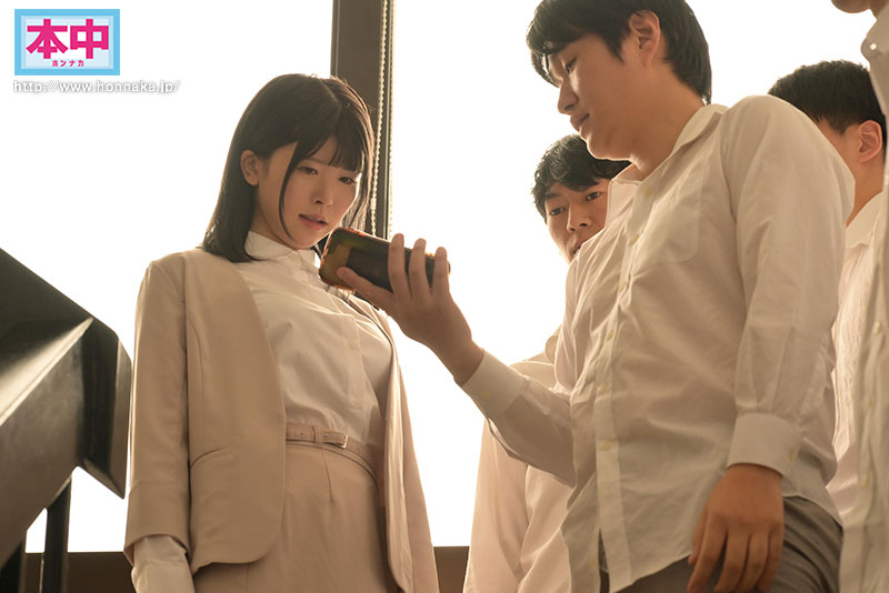 放課後逆バニー奴隷 無制限中出し風俗に堕ちた巨乳女教師 - Image 2