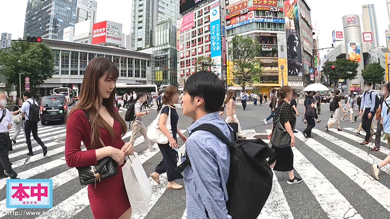 ほら…みんなに情けない声聞かせてごらん？ 綺麗なお姉さんに狭い密室に連れて行かれて、わざと外に声が漏れるのを楽しみ挑発中出しさせられる誘惑淫語痴女デート - Image 2