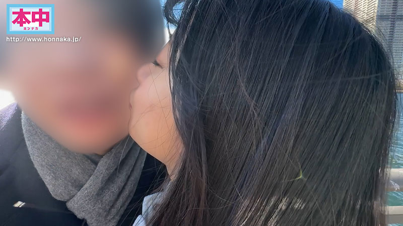 息子と妻が実家に帰省中、息子が通う保育園の可愛いと思っていた小柄な保育士さんをダメ元でデートに誘ったら、 初めは断られたけど、次の日にやっぱりOKですと連絡がきて、横浜でデートして、近くのホテルに連れ込んだら、 彼女も期待していたのかすごく嬉しそうでどんどんエロくなっていって何度も中出ししまくった。 - Image 2