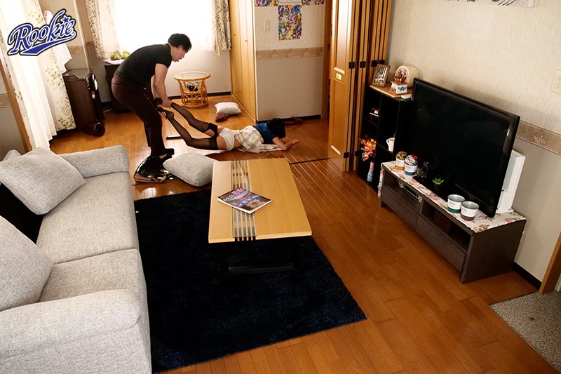 なんかまひろって人気女子アナだしリア充だし調子乗っててムカつくから知り合いに頼んでレ◯プしてもらって心も体もグチャグチャにしてもらったんだ。 - Image 5