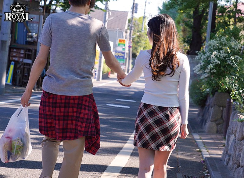 両親が旅行でいない五日間、婚約直後の姉が俺の子を孕むまで種付けし続けた。 - Image 3