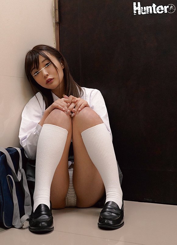 同じマンションでよく見かける鍵っ子女子は、寂しがり屋で、声をかければすんなりと家についてきて、エッチを断らないし、イラマ・中出し…男の欲望を - Image 2