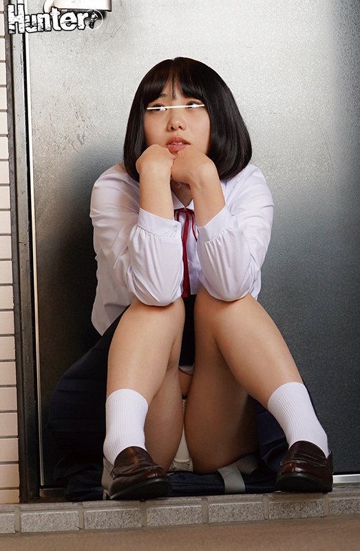 同じマンションでよく見かける鍵っ子女子は、寂しがり屋で、声をかければすんなりと家についてきて、エッチを断らないし、イラマ・中出し…男の欲望を - Image 3