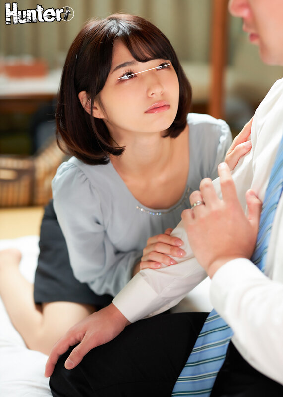 「今日だけは私のことだけを見て欲しい」出張先の宿の手違いで女性社員と相部屋で2人きりに！「奥さんがいるのもわかっています。でももう抑えられ… - Image 2
