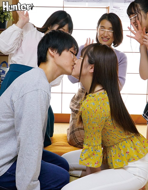 王様ゲームで乱交しまくり！若妻だらけの町内会は誘惑だらけ！王様ゲームをやりたがるドスケベ若妻がハメを外し過ぎてまさかのハーレム大乱交！ - Image 4