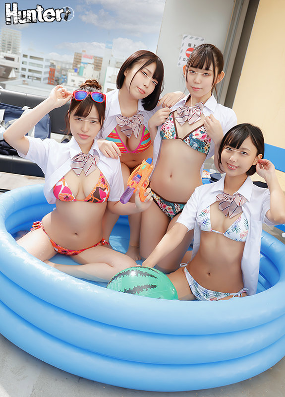 イケてる女子グループが学校の屋上にプールを設置！制服×プール×水着のエロ過ぎる組み合わせに勃起して…去年まで女子校だった学校に編入したら… - Image 2
