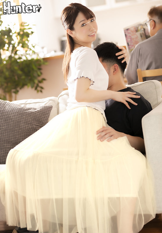 義妹がロングスカートの中でこっそり即ハメ要求！親の目の前でバレずにドキドキのこっそり連続イキ！2 超仲の良い義妹と付き合う事になった。 - Image 2