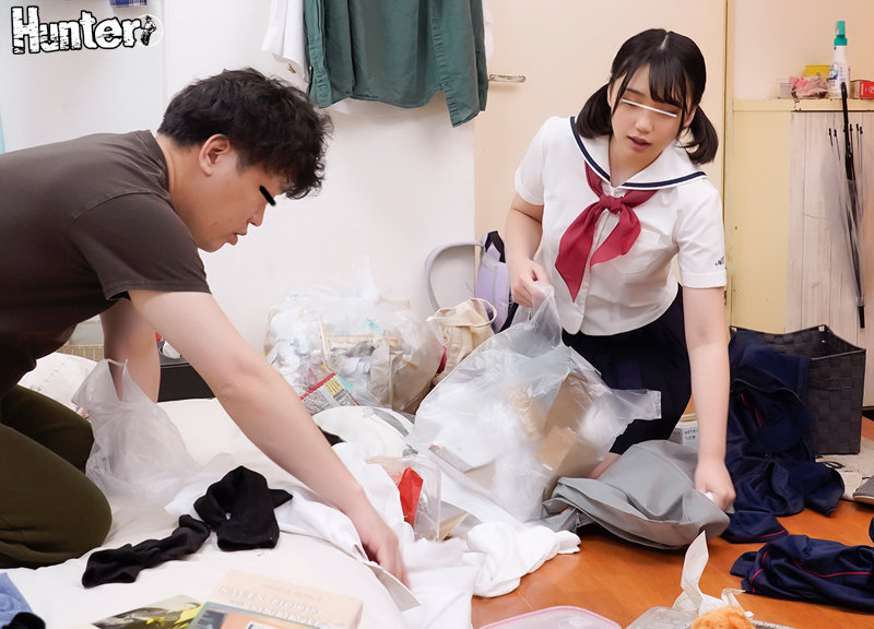 「おじさんとならいいよ」ワンルームに突然やってきた姪っ子が汚い家をお片付け！でもノーブラ乳首とプリケツが掃除をする度に見えてしまいフル勃起！ - Image 4