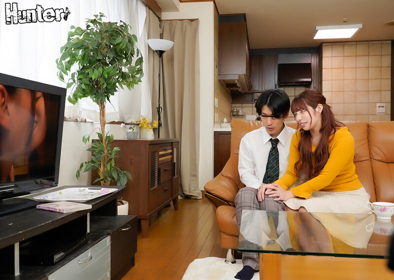 母のママ友たちとAV鑑賞する事になってしまった童貞のボク。AVを初めて見たママ友たちは発情して『AVみたいなエッチがしたい』とまさかの…2 - Image 10