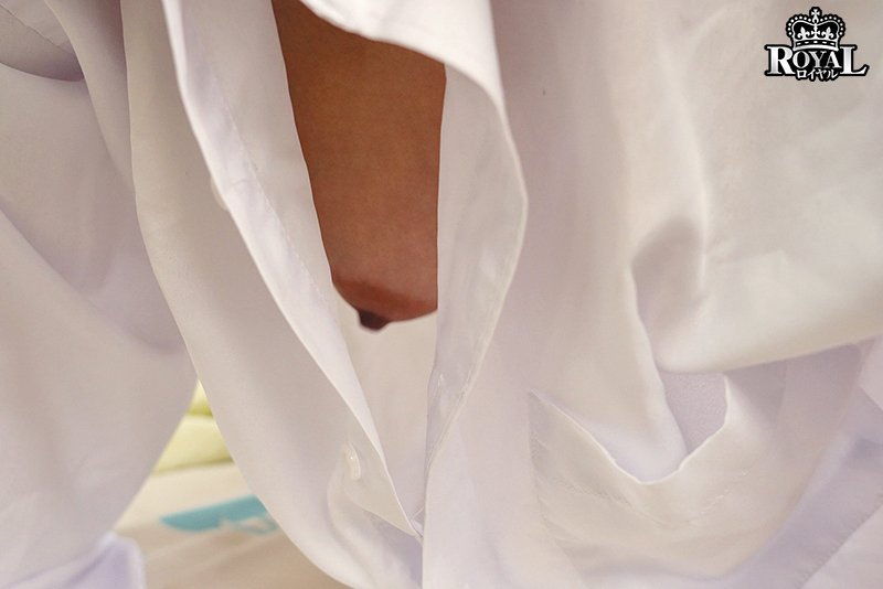 厳格で華奢巨乳の女上司と宅飲みで朝を迎えた末、覗かせた独占したくなる隙だらけの素顔。 篠田ゆう - Image 7