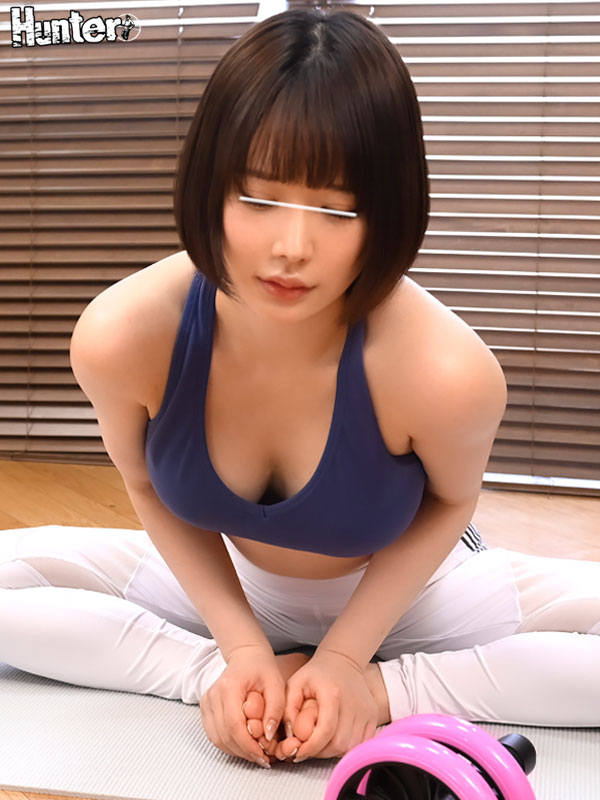 胸ポチばっちり！マンスジくっきり！自宅でエクササイズ中の義姉のエロい体を拝みまくり！自宅でヨガやストレッチなどで毎日ダイエットしている義姉。 - Image 8