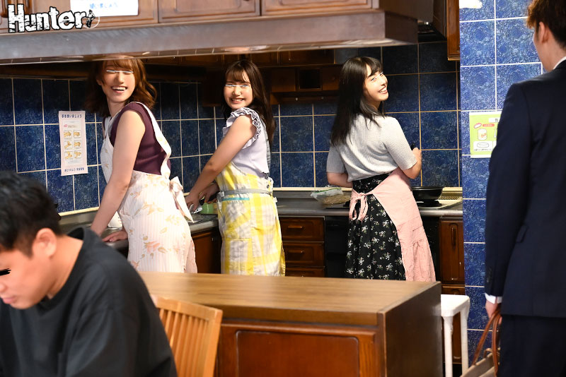 見知らぬ3組の夫婦がひとつ屋根の下でスワッピング共同生活！家事などシェアして助け合い！さらにヤリたい時はチ○コもマ○コもシェアして夜の性活 - Image 6