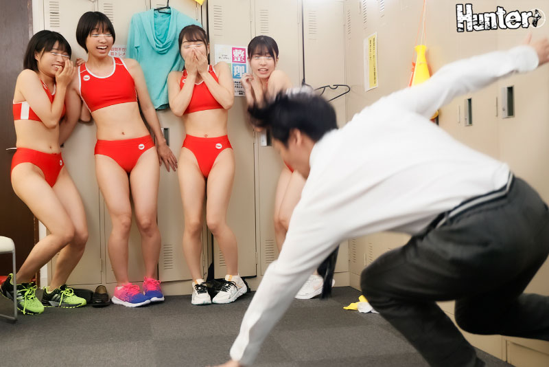 「覗いたんだから私たちのストレス解消チ〇ポになってね！」着替えを覗いたボクへのエロ過ぎる罰は最高だった！欲求不満の女子陸上部とハーレム乱交！ - Image 3
