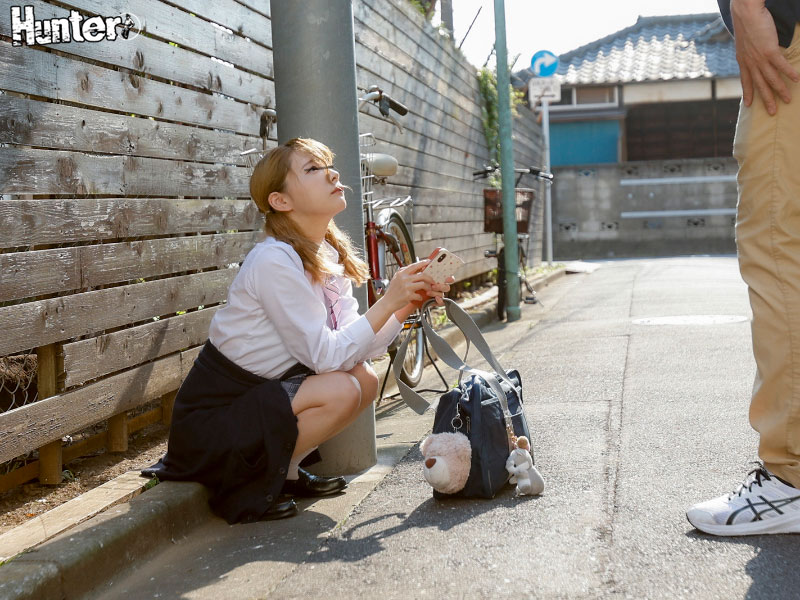 パンツを売るだけのはずが、誰もいない所に連れ込まれて無理矢理犯された女子●生 - Image 2