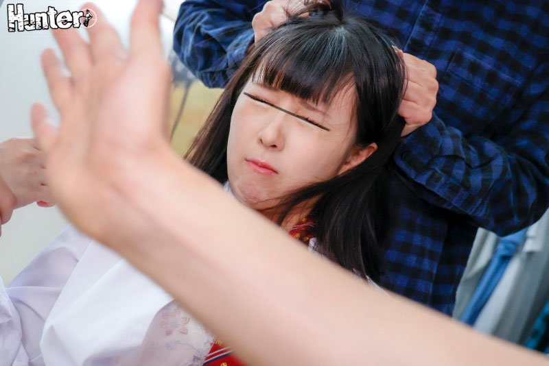 『大人を舐めんなよ！』家出中の超生意気女子●生を強烈ビンタで黙らせて常時集団輪姦！好きなだけ飽きるまで集団イラマ！集団ぶっかけ！集団中出し！ - Image 5