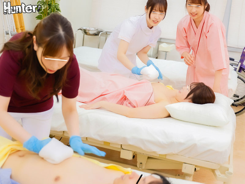 「えっ！？コレが演習！？」看護専門学校に入学したら男はボク1人！？校内演習は胸やお尻が無防備に見えるし触られるから当然フル勃起！ - Image 3