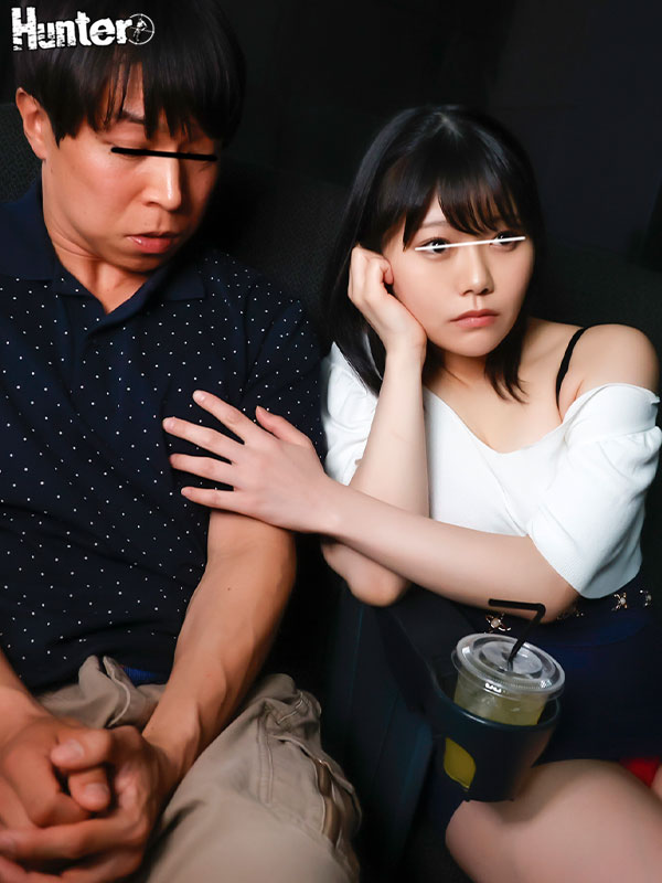 平日昼間の映画館で美女と2人きり！しかもお姉さんは痴女だった！上映中、ボクに近寄ってきて服の上からボクの乳首とチ○ポをいじくり倒してくる… - Image 4