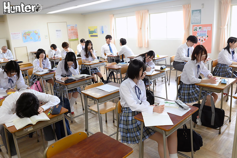 だれとでも定額挿れ放題！3周年記念！10人特大ver！月々定額料金さえ支払えば、校内の女子生徒や女教師でも誰でも挿れ放題！ - Image 3