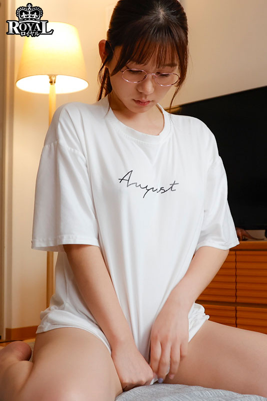 王様ゲームで急接近した隠れ淫乱な地味巨乳と、一泊二日のラブラブ中出しセックス。 - Image 15
