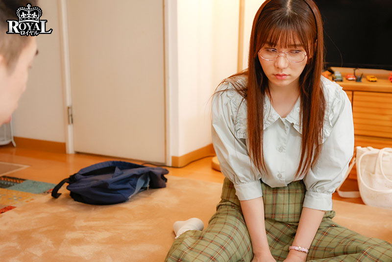 王様ゲームで急接近した隠れ淫乱な地味巨乳と、一泊二日のラブラブ中出しセックス。 - Image 3