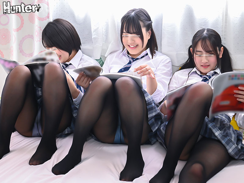 クラスメイトの黒パンスト×制服に大興奮！黒パンストコキフルコース！足・太もも・尻を全部使ってパンストコキしちゃう！ - Image 3