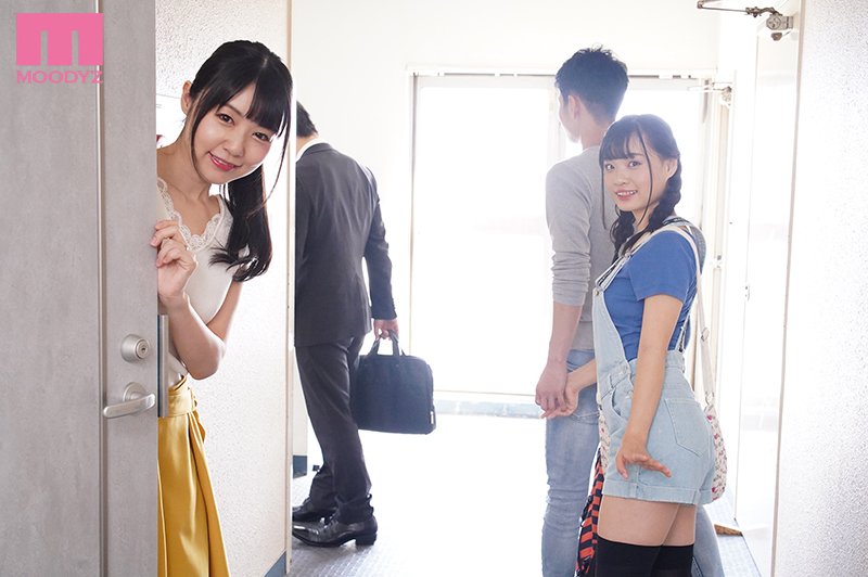 左隣の人妻（つぼみ）と右隣の女子大生（カレシ持ち）とW浮気しているボク！！ ある日、部屋で2人がはちあわせてしまい「私に毎日中出しして！」「ワタシとナマでしよ！」とボクのチ〇ポを取りあう中出し逆3P VR！！ - Image 3